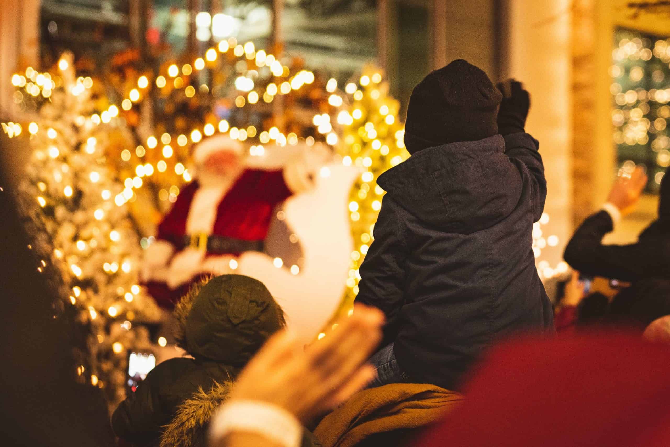 Read more about the article The Best Holiday Parades in Central & Northern CA 2023